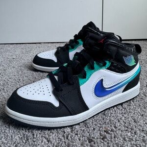 Nike Kid’s Air Jordan, 1 Mid SE